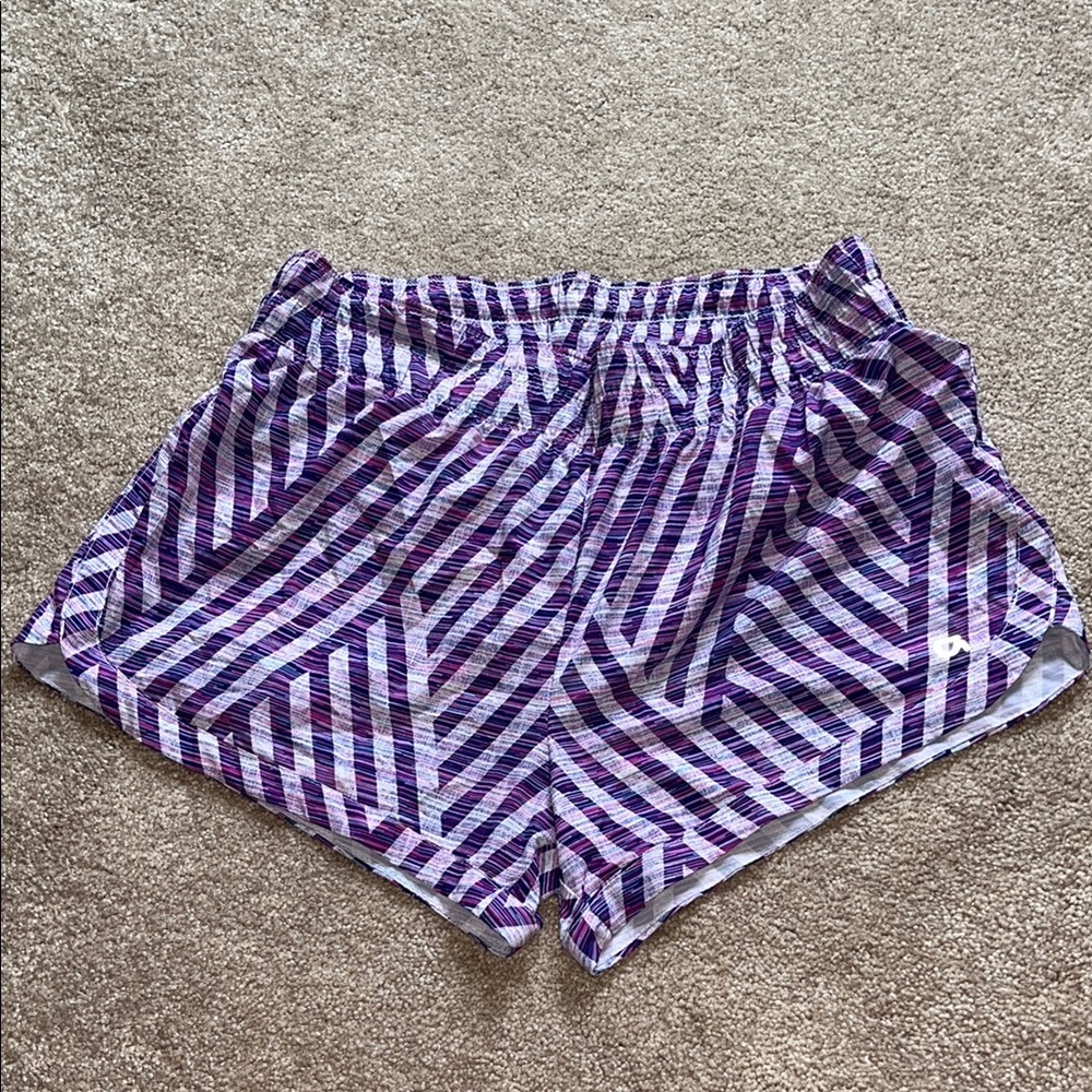 GAP Purple and White Print 3 Inch Mid Rise Running Short